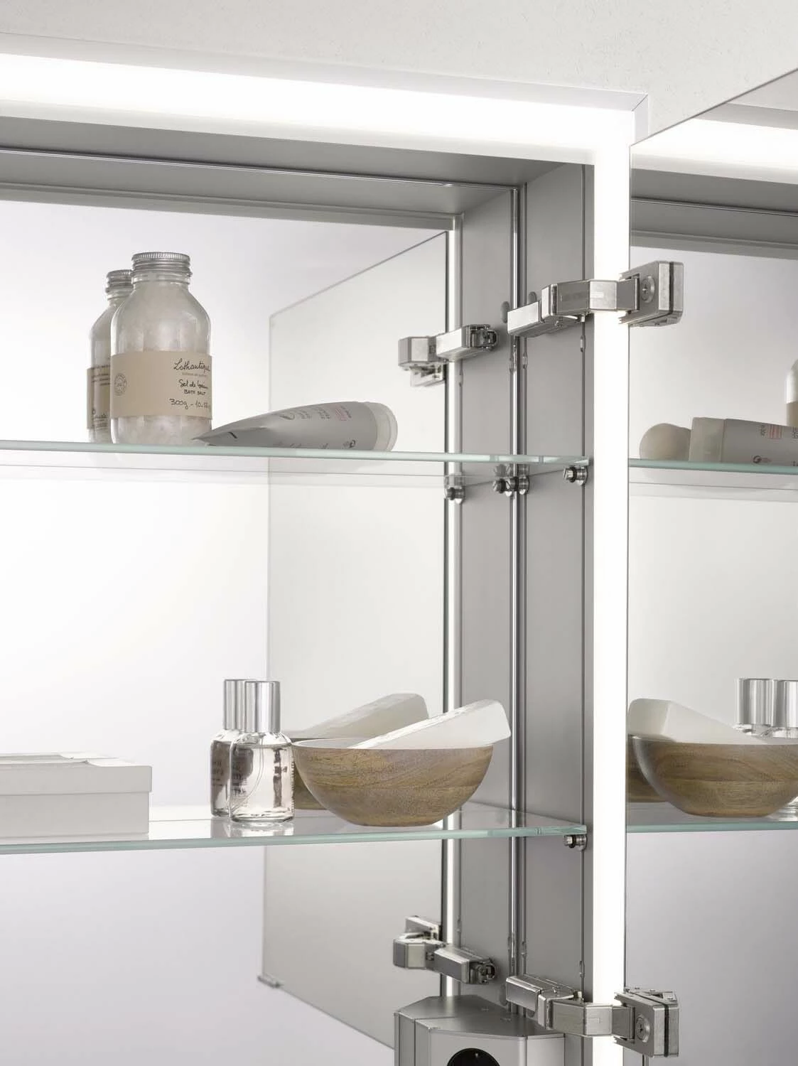 Emco Asis Prime Armoir Miroir Lumineux 949706069 630x730mm, Encastré, Avec Paquet Lumineux 9 Emco Asis Prime Armoir Miroir Lumineux 949706069 630x730mm, Encastré, Avec Paquet Lumineux – Image 7