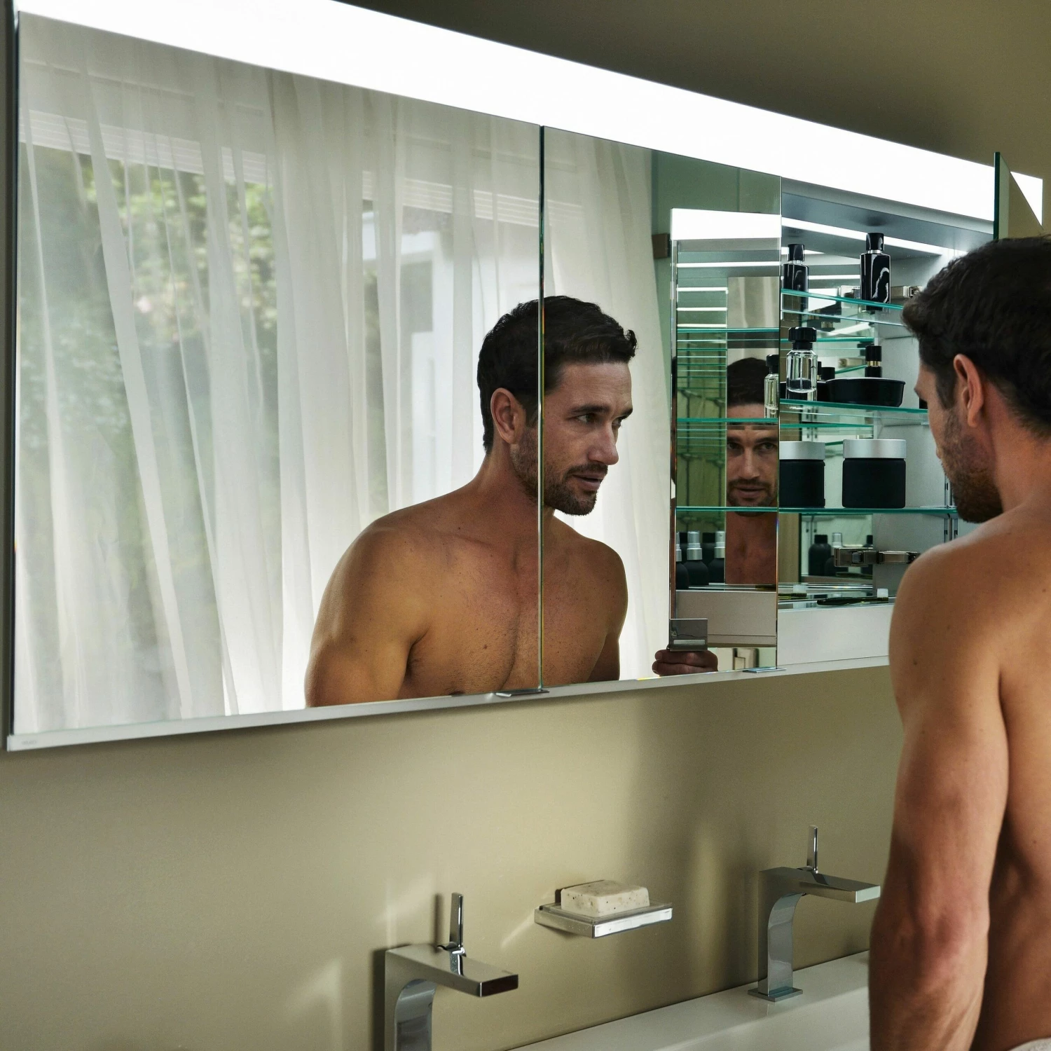 Keuco Edition 400 Armoire-miroir 21513171301 1410x650x154mm, Encastré, Avec éclairage LED 5 Keuco Edition 400 Armoire-miroir 21513171301 1410x650x154mm, Encastré, Avec éclairage LED – Image 3